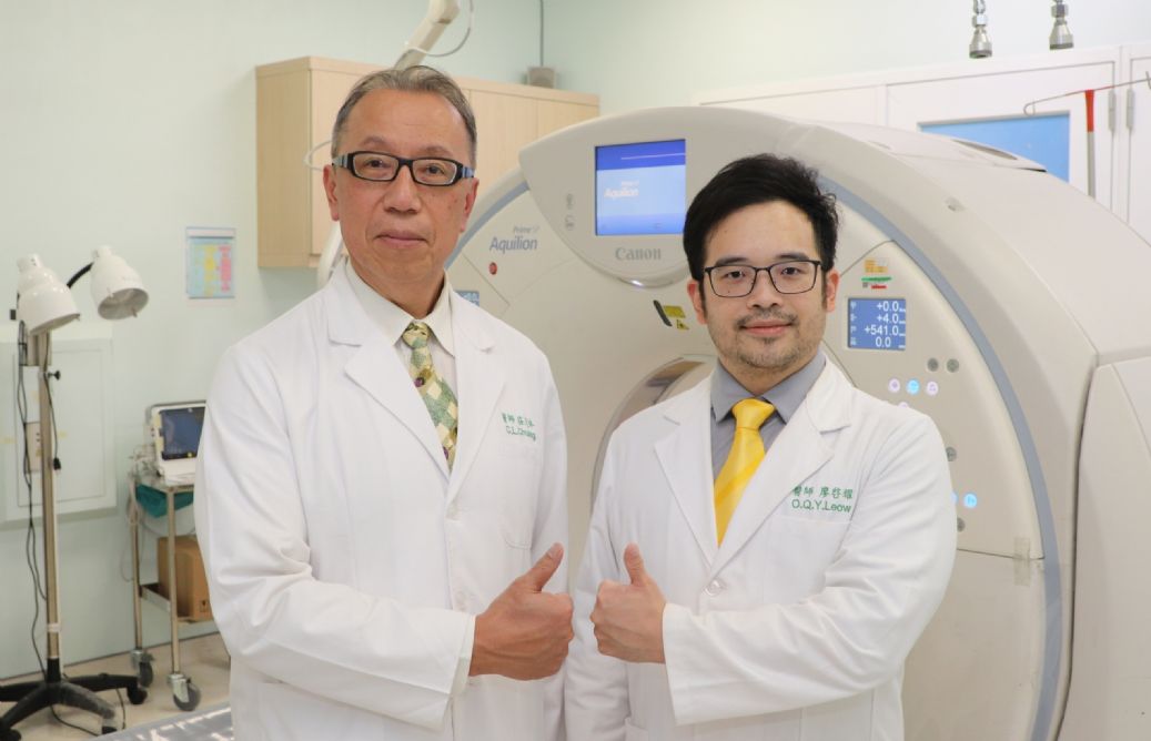 廖啟耀主任（右）和莊芝林主任（左）聯手診治，讓病人重拾健康生活。