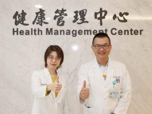 新聞圖片:七旬翁背痛數月健檢揪出攝護腺癌合併骨轉移  仁愛長庚跨科即時治療