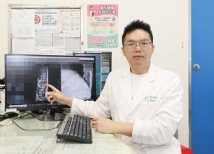 新聞圖片:跌倒後背痛勿輕忽  恐引發神經壓迫導致下肢癱瘓