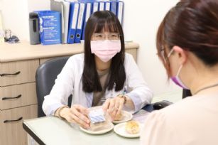 新聞圖片:安心吃月餅過中秋 月圓臉不圓