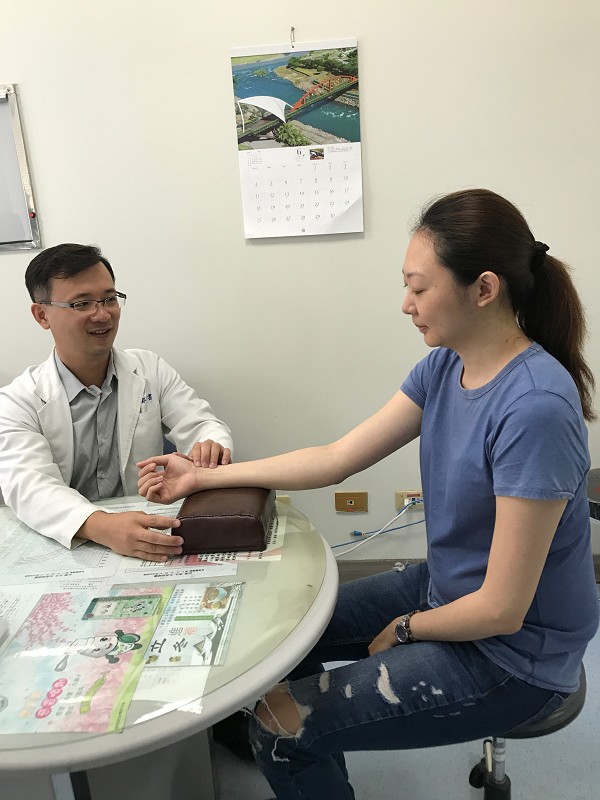 中醫師看診畫面