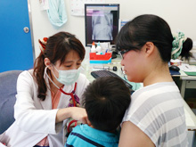 近期是腸病毒好發時期，大里仁愛醫院小兒科主任劉芳青提醒勤洗手、戴口罩預防